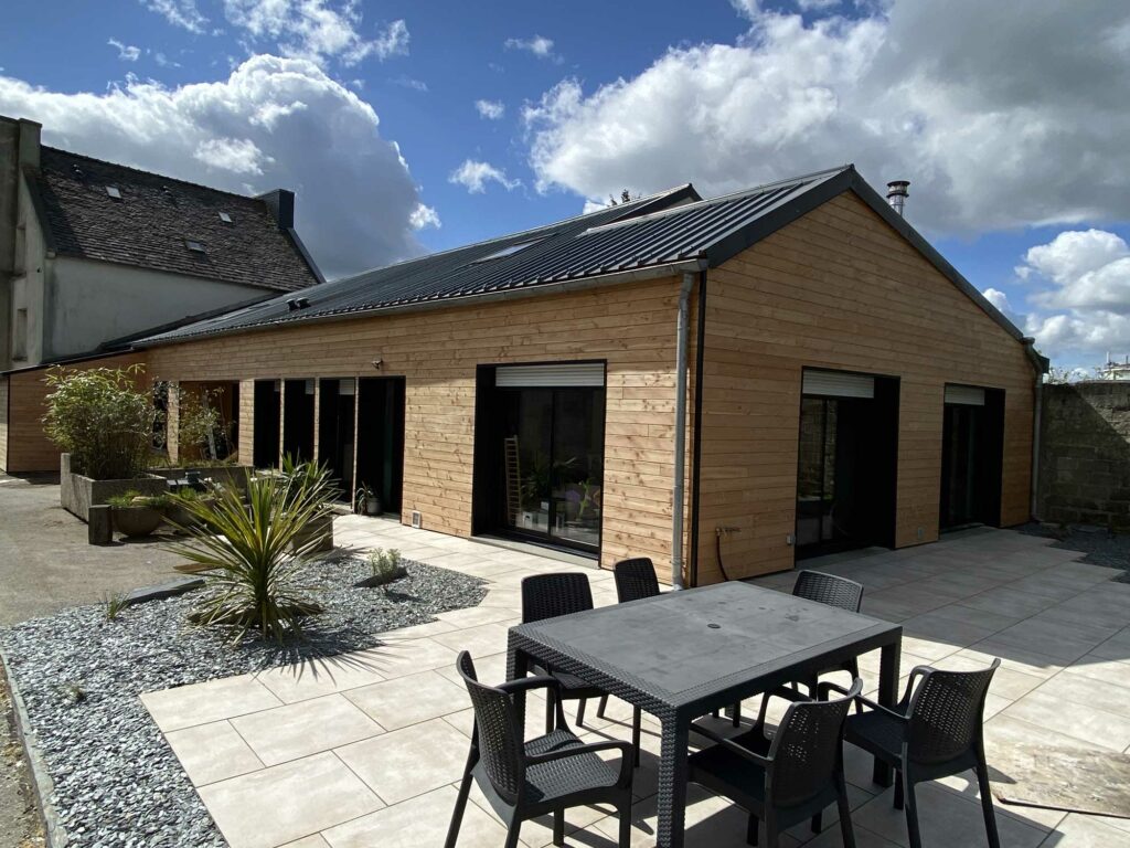 bardage bois habillage maison landivisiau menuiserie ollivier 5