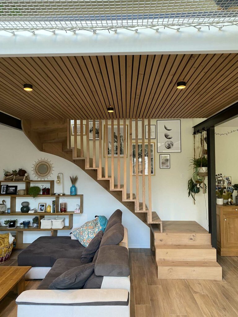 escalier lambris chene noueux maison neuve locmelar menuiserie ollivier 1